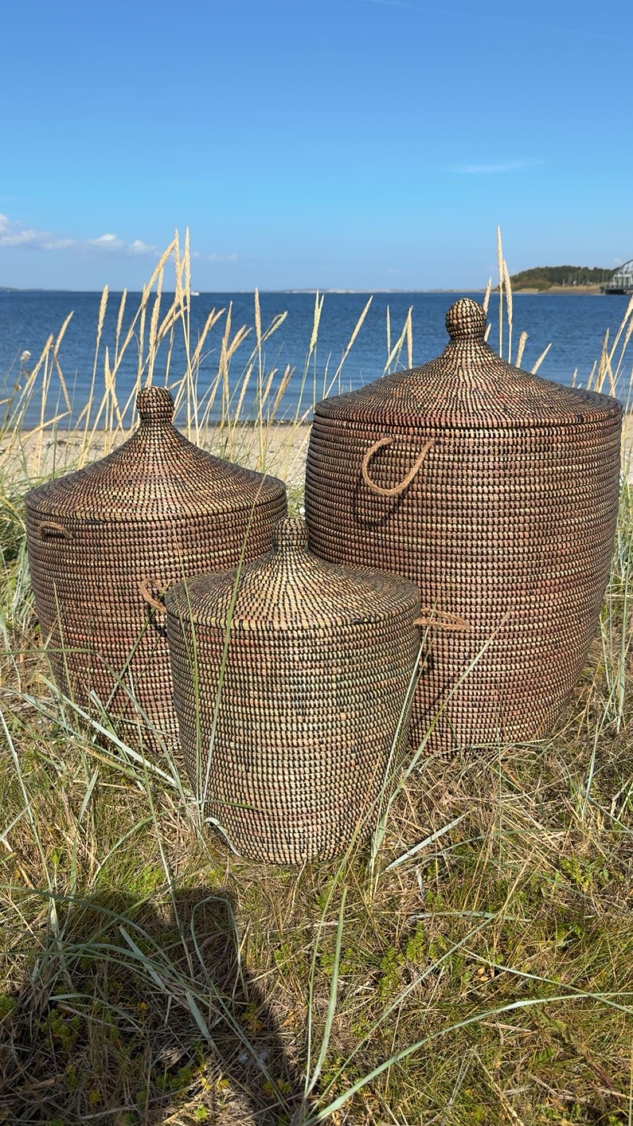 Afrikanske kurve håndlavet ( sæt med 3 stk ) Stor 85 cm. Mellem 65 cm. Lille 50 cm. ) køb alle 3 stk. For 1799 kr.