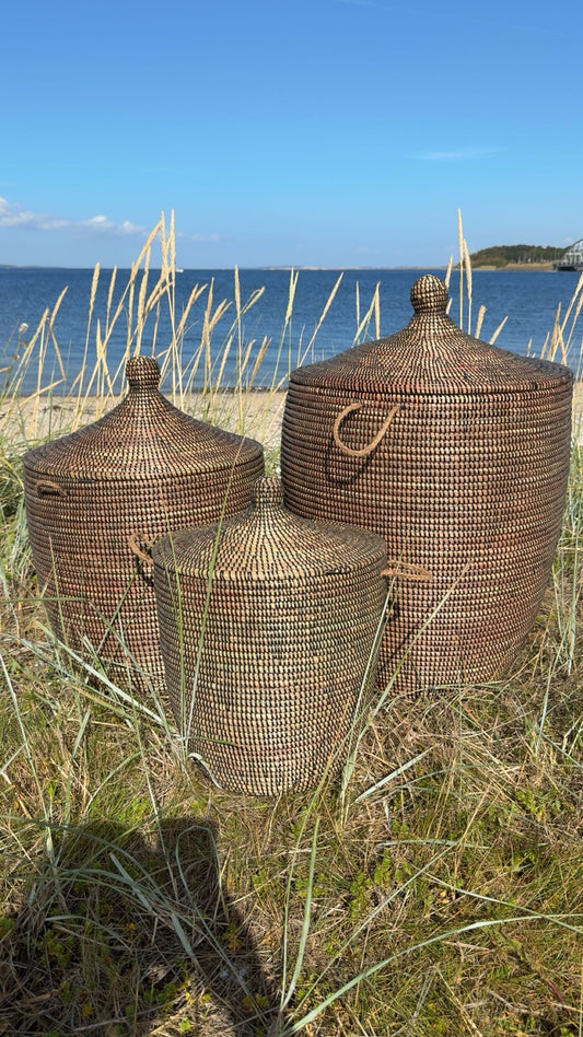 Afrikanske kurve håndlavet ( sæt med 3 stk ) Stor 85 cm. Mellem 65 cm. Lille 50 cm. ) køb alle 3 stk. For 1799 kr.